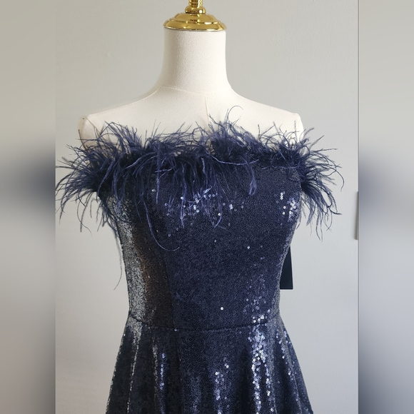 City Studio Junior Strapless Feather-Trim Fit & Flare Sequin Dress Size 7/8 - Picture 5 of 5